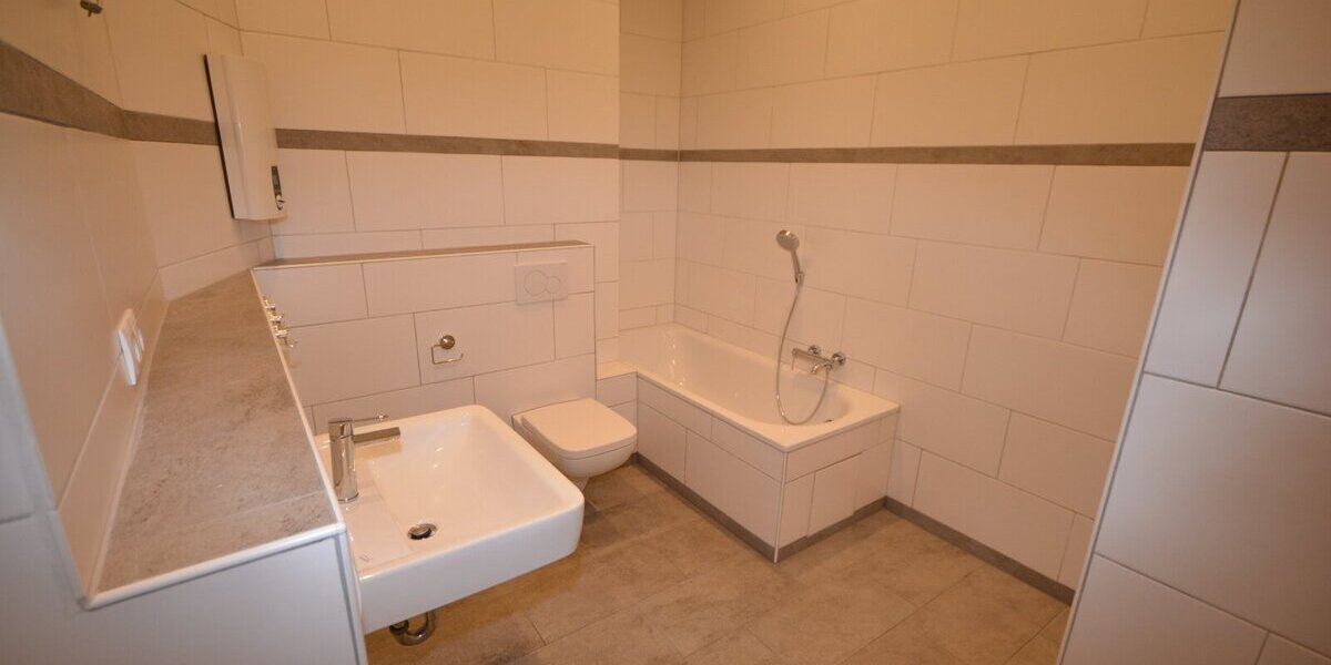 Eine wunderschoene Altbauwohnung in zentraler Stadtlage. - Erdgeschoßwohnung Neustadt Kernstadt | Angebot:20827926