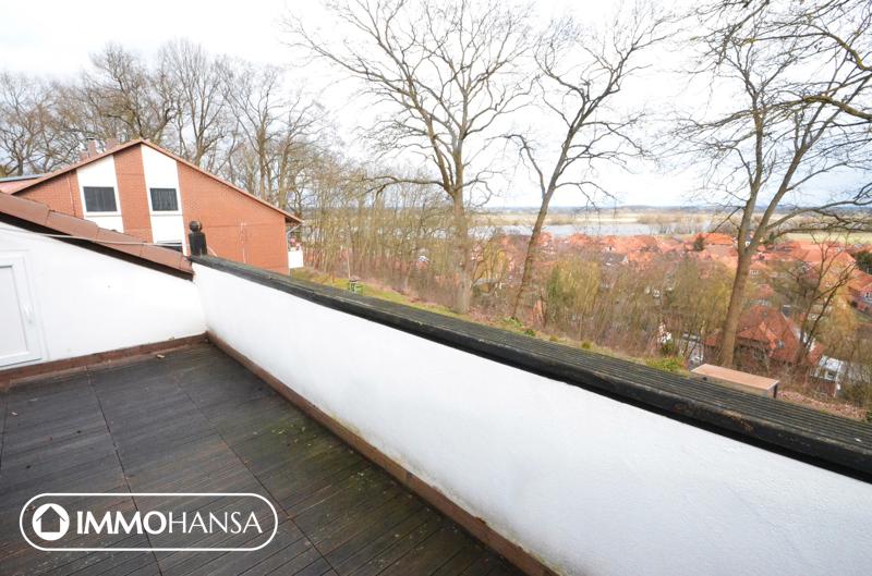 ++ Bezaubernde 3 Zimmer Dachgeschoss-Wohnung mit EBK und begehrtem Elbblick ++