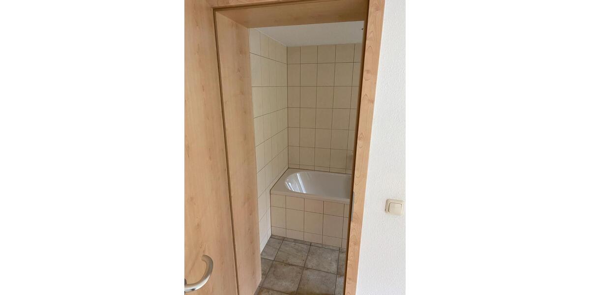 Erdgeschoßwohnung Zella-Mehlis Mehlis - 2 Zimmer, 45 m&sup2;, 300&euro; | Angebot:25977654