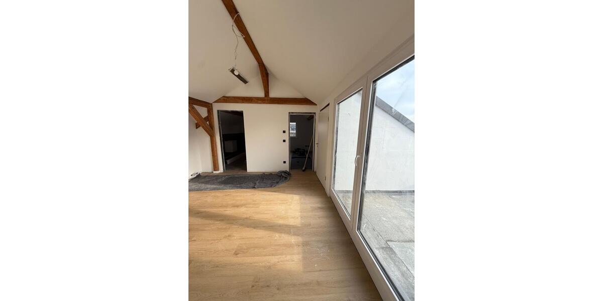 Dachgeschoßwohnung Philippsburg - 2 Zimmer, 70 m&sup2;, 1.100&euro; | Angebot:23811956