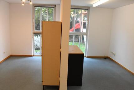 Heller Büroraum 30qm teilbar 90425 Nürnberg Kölner Str.31 incl NK zimmer