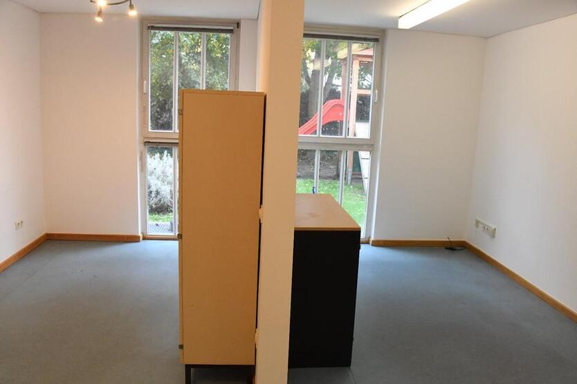 Heller Büroraum 30qm teilbar 90425 Nürnberg Kölner Str.31 incl NK zimmer