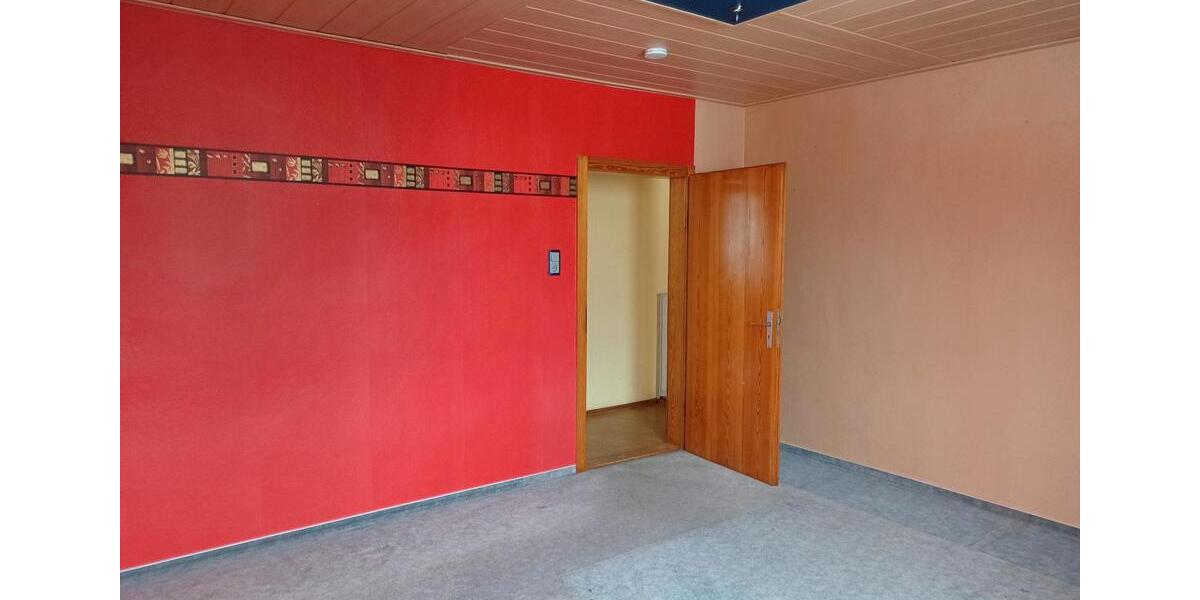 Dachgeschoßwohnung Kraftsdorf - 5 Zimmer, 138 m&sup2;, 950&euro; | Angebot:22184494