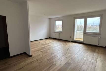 Wohnung Reichenbach Obermylau - 2 Zimmer, 60 m&sup2;, 299&euro; | Angebot:26443553