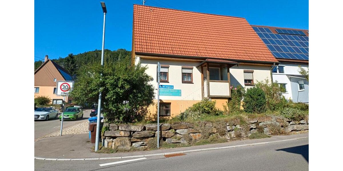 Dachgeschoßwohnung Epfendorf - 4 Zimmer, 100 m&sup2;, 900&euro; | Angebot:24841671