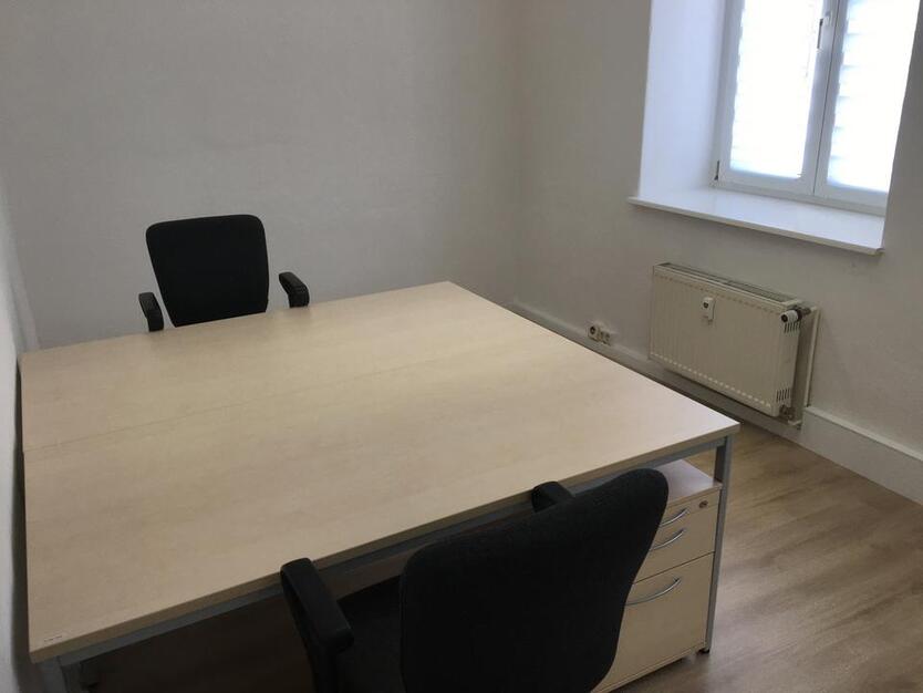 Ruhig und professional ausgestattetes Büro oder Arbeitsplatz zentral gegenüber Alte Mälzerei zimmer