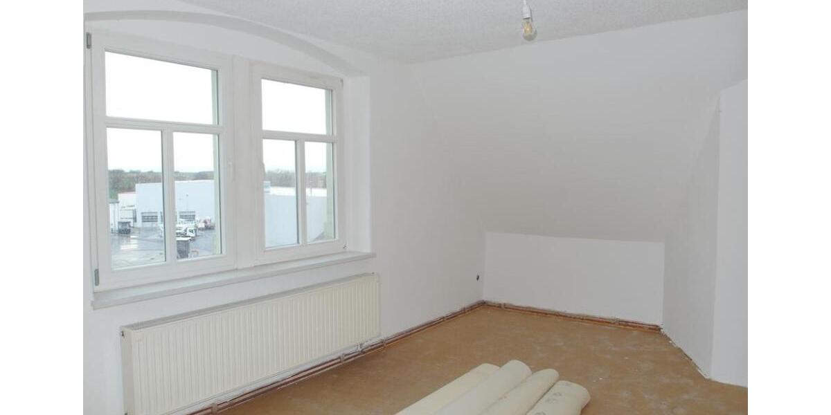 Dachgeschoßwohnung Löbau - 3 Zimmer, 77 m&sup2;, 425&euro; | Angebot:25869642