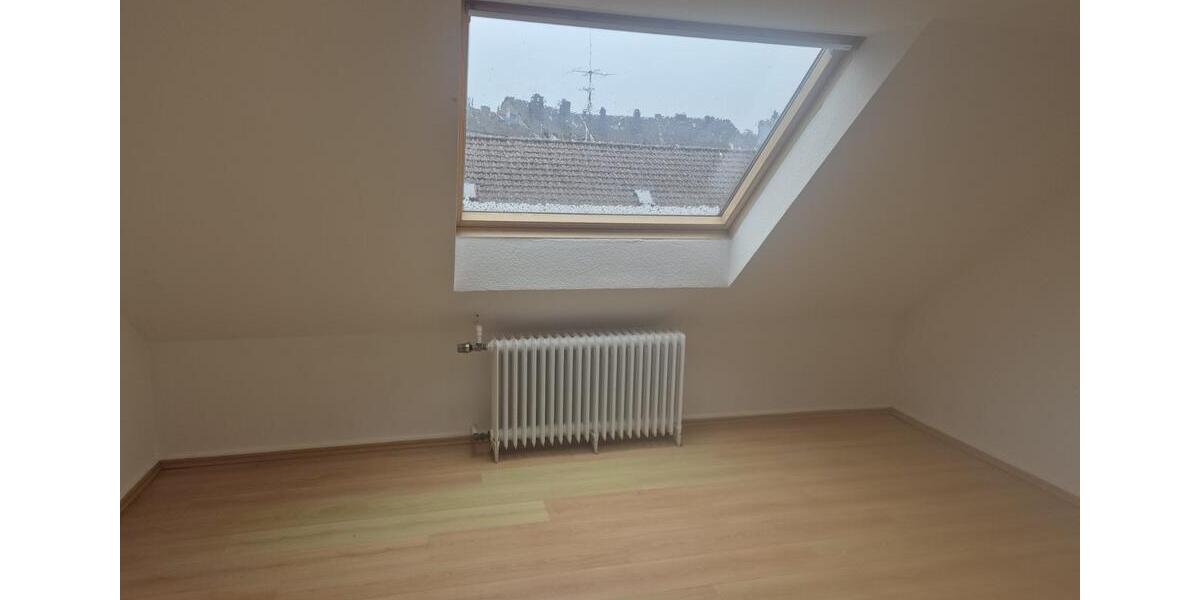 Dachgeschoßwohnung Remscheid - 2 Zimmer, 75 m&sup2;, 500&euro; | Angebot:24398812