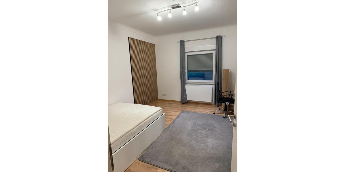Wohnen auf Zeit Villingen-Schwenningen Schwenningen - 4 Zimmer, 20 m&sup2;, 400&euro; | Angebot:26268200