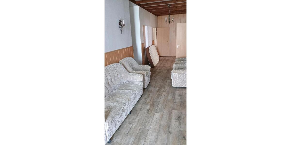 Erdgeschoßwohnung Stadland - 4 Zimmer, 160 m&sup2;, 1.400&euro; | Angebot:26696455