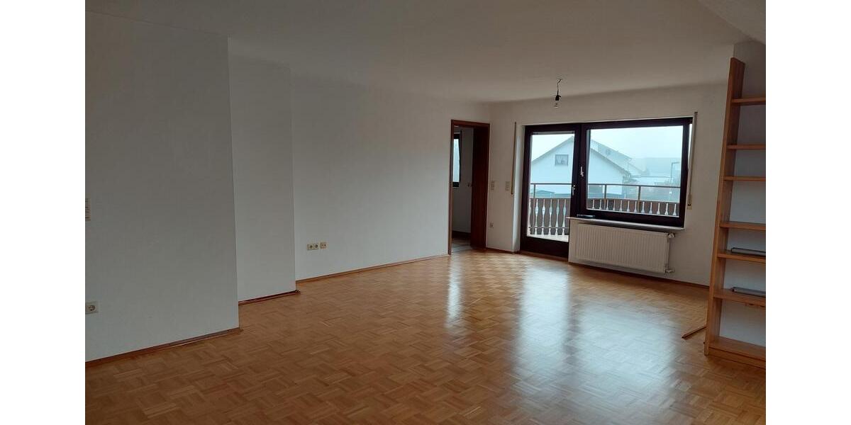 Dachgeschoßwohnung Haßmersheim - 4 Zimmer, 109 m&sup2;, 900&euro; | Angebot:25906945