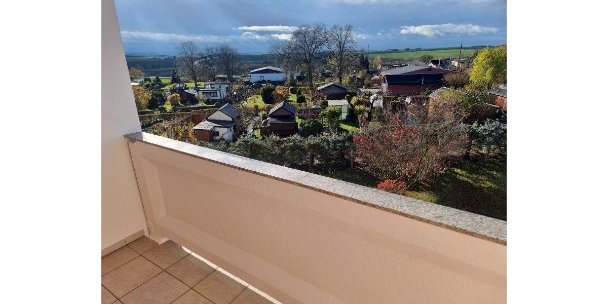 Super Ausblick - Balkon - Fahrstuhl - Erstbezug nach Sanierung! 4 zimmer