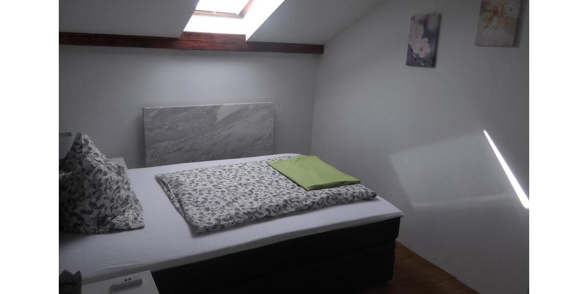 Dachgeschoßwohnung Ebensfeld - 3 Zimmer, 64 m&sup2;, 999&euro; | Angebot:25431632