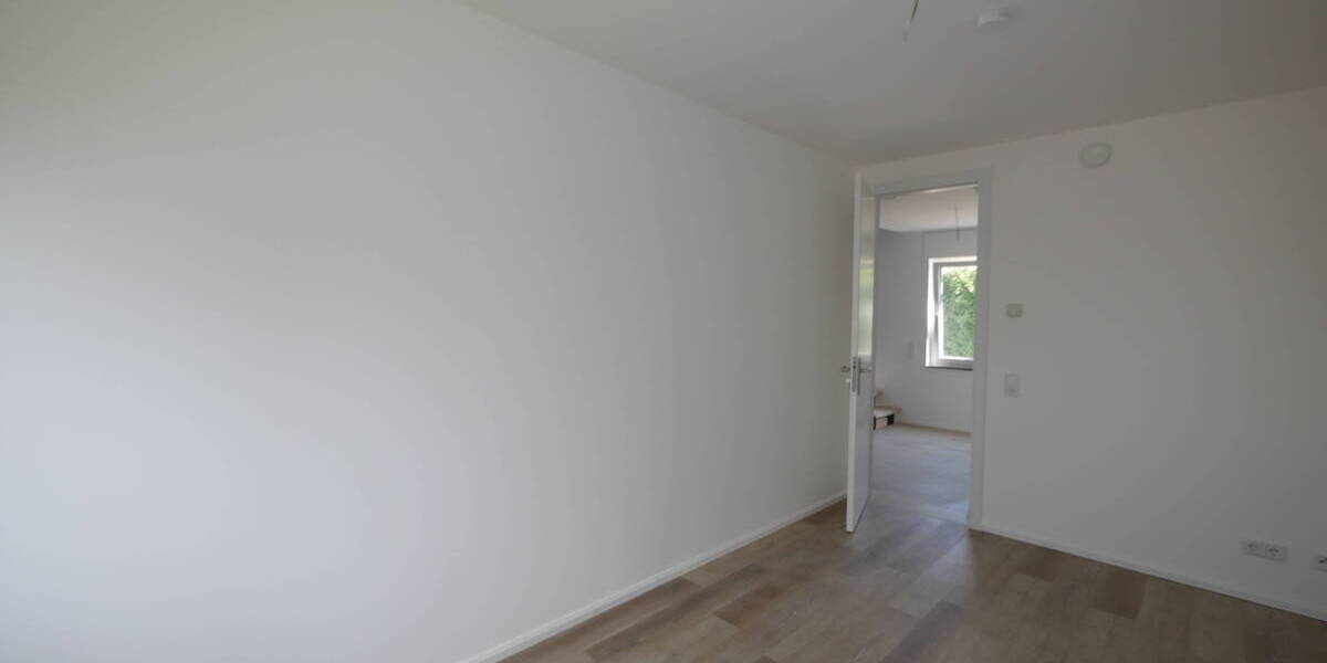 Reihenmittelhaus Remscheid Süd - 4 Zimmer, 130 m&sup2;, 1.850&euro; | Angebot:25780491