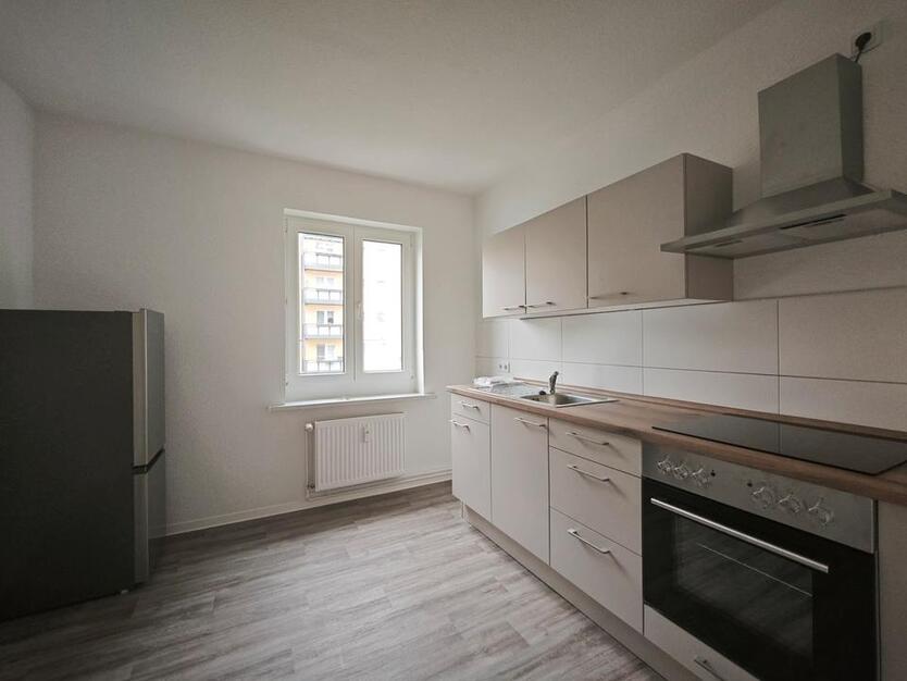 EINBAUKÜCHE und HERBSTAKTION zimmer