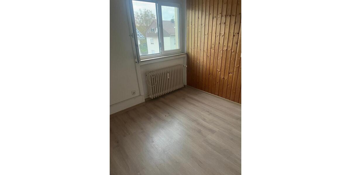 Dachgeschoßwohnung Leonberg - 4 Zimmer, 80 m&sup2;, 1.650&euro; | Angebot:26519368