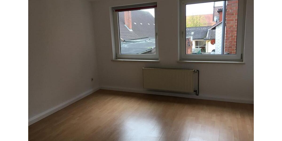 Etagenwohnung Stadtoldendorf - 3 Zimmer, 100 m&sup2;, 600&euro; | Angebot:25719885