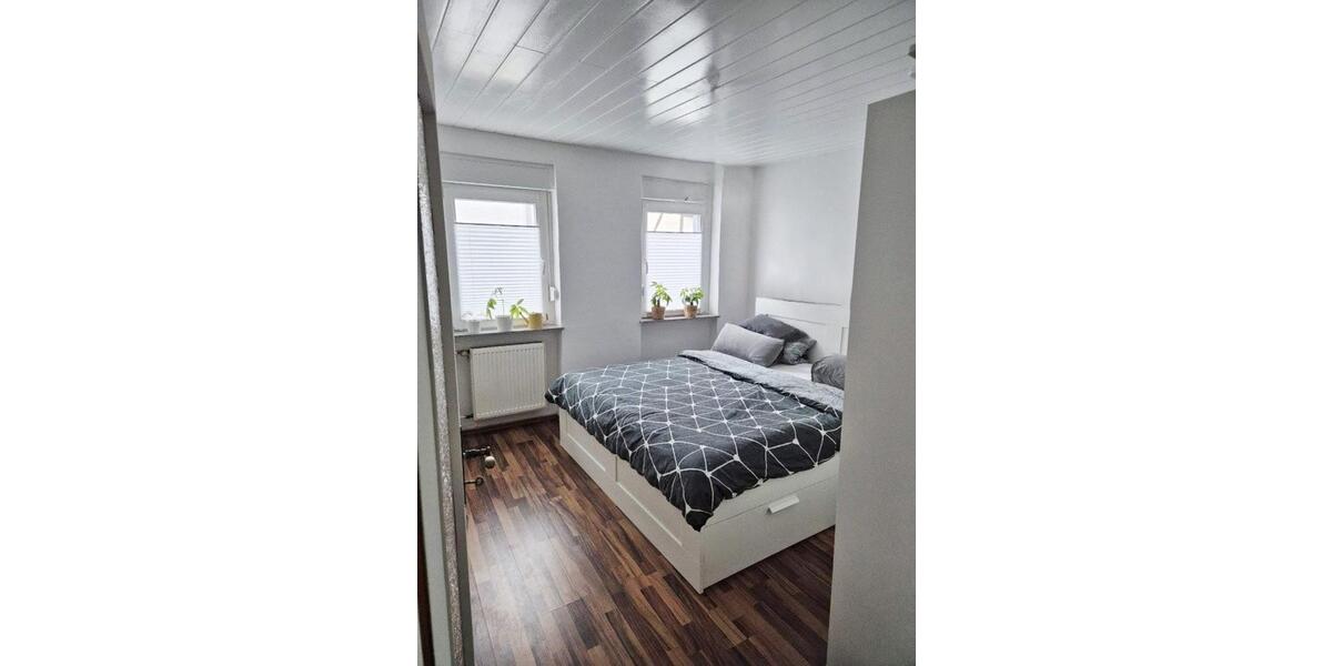 Hochparterre Hattersheim am Main - 3 Zimmer, 85 m&sup2;, 1.250&euro; | Angebot:25052923