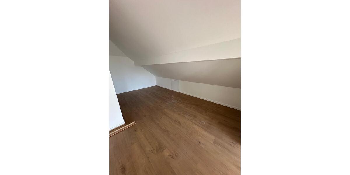 Dachgeschoßwohnung Wiehl - 2 Zimmer, 75 m&sup2;, 910&euro; | Angebot:24697642