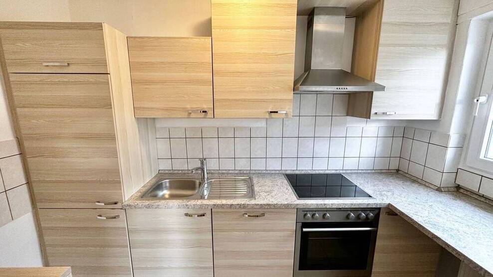 Schöne 3 ZW + EssZimmer mit 35 m² Terrasse in ruhiger Lage