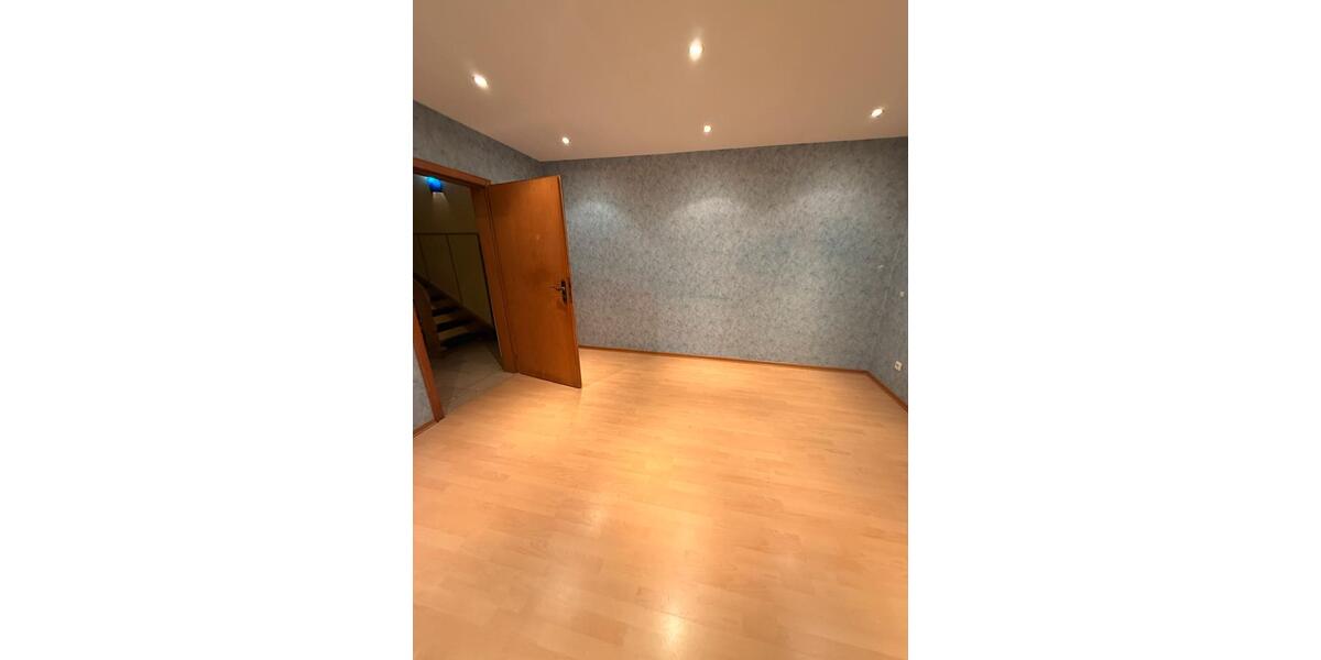 Reihenhaus Sulzbach (Saar) - 5 Zimmer, 120 m&sup2;, 1.250&euro; | Angebot:26044741