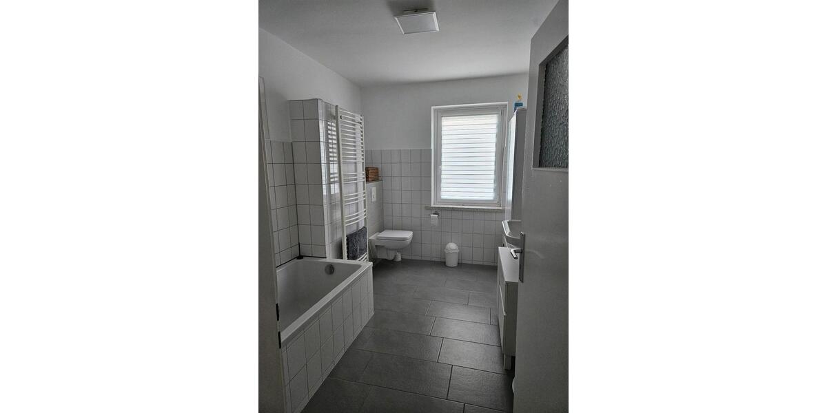 Erdgeschoßwohnung Lehrte - 3 Zimmer, 105 m&sup2;, 1.400&euro; | Angebot:26019378