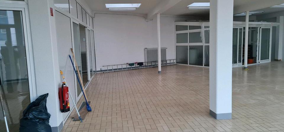 Vielseitig nutzbare Räumlichkeiten in Top-Lage von Düren zimmer