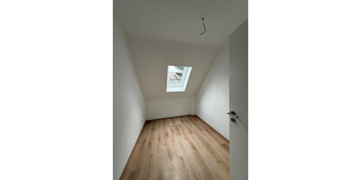 Dachgeschoßwohnung Nürnberg Eberhardshof - 3 Zimmer, 53 m&sup2;, 900&euro; | Angebot:25973544