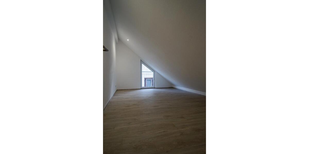 Dachgeschoßwohnung Neuhausen ob Eck - 3 Zimmer, 100 m&sup2;, 990&euro; | Angebot:24493311