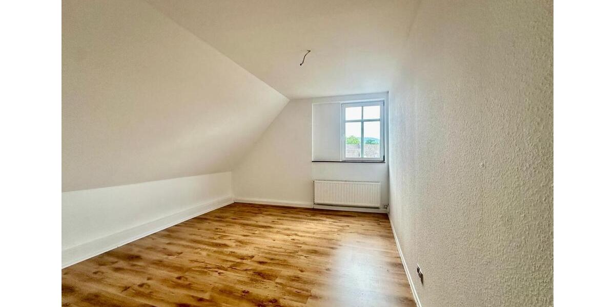 Altstadtjuwel im DG – 126 m² mit Sichtbalken, sofort bezugsfrei 4 zimmer