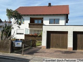 Sehr schöne helle lichtdurchflutete ObergeschoßWohnung mit überdachten Balkon und Gartennutzung