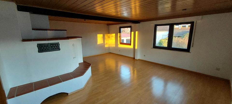 Dachgeschoßwohnung Bürgstadt - 3 Zimmer, 96 m&sup2;, 960&euro; | Angebot:24805279
