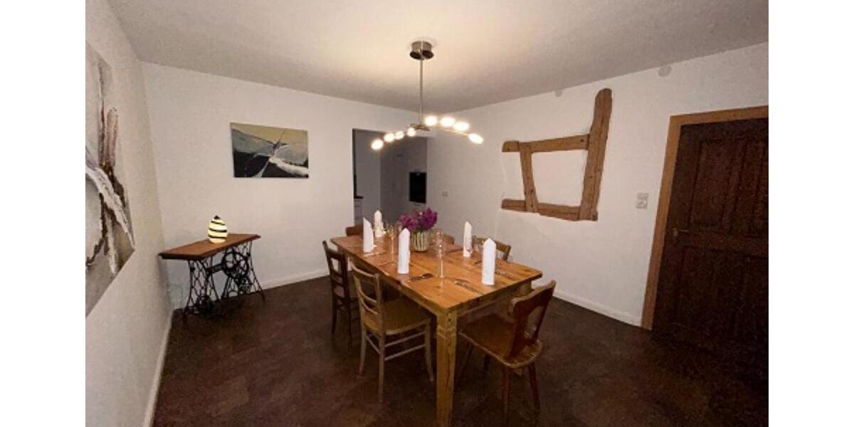 Einfamilienhaus Oberscheinfeld - 7 Zimmer, 160 m&sup2;, 1.200&euro; | Angebot:24803864