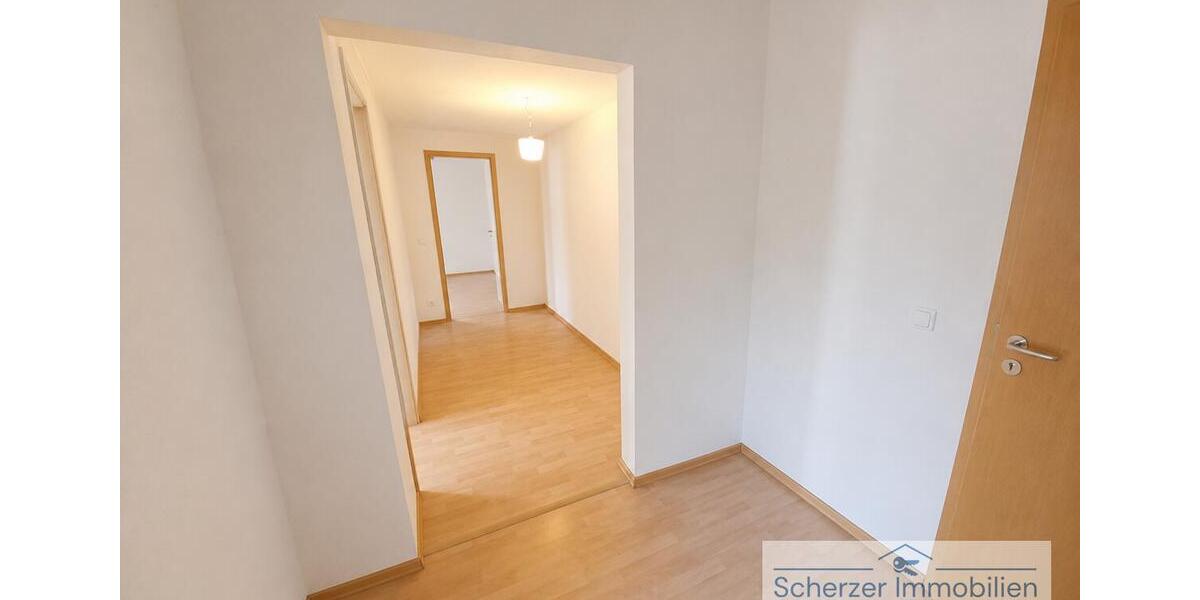 Etagenwohnung Crimmitschau - 3 Zimmer, 69 m&sup2;, 380&euro; | Angebot:26475231