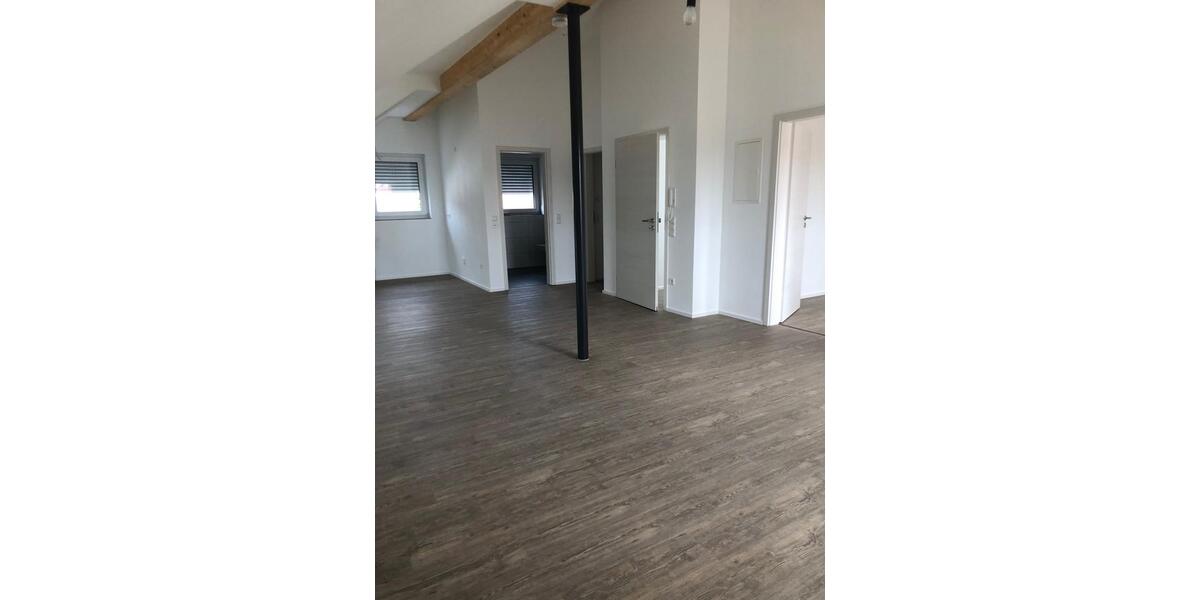 Dachgeschoßwohnung Geislingen - 2.5 Zimmer, 65 m&sup2;, 745&euro; | Angebot:26497854
