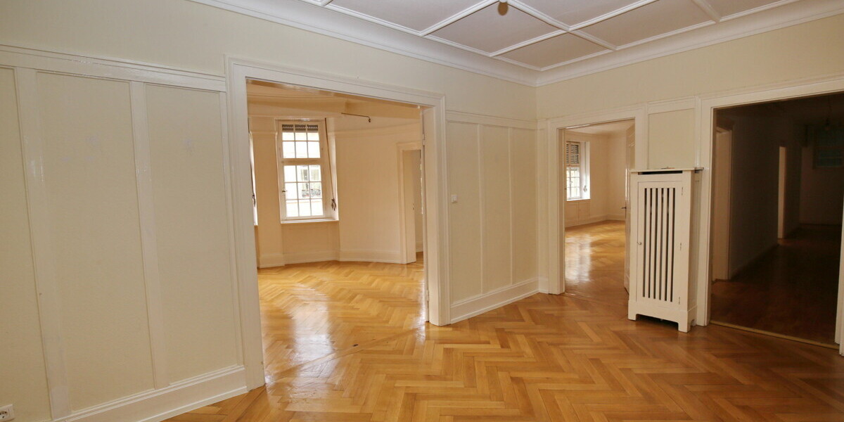 *** Altbauetage mit 210m² im Stadtzentrum *** 6 zimmer