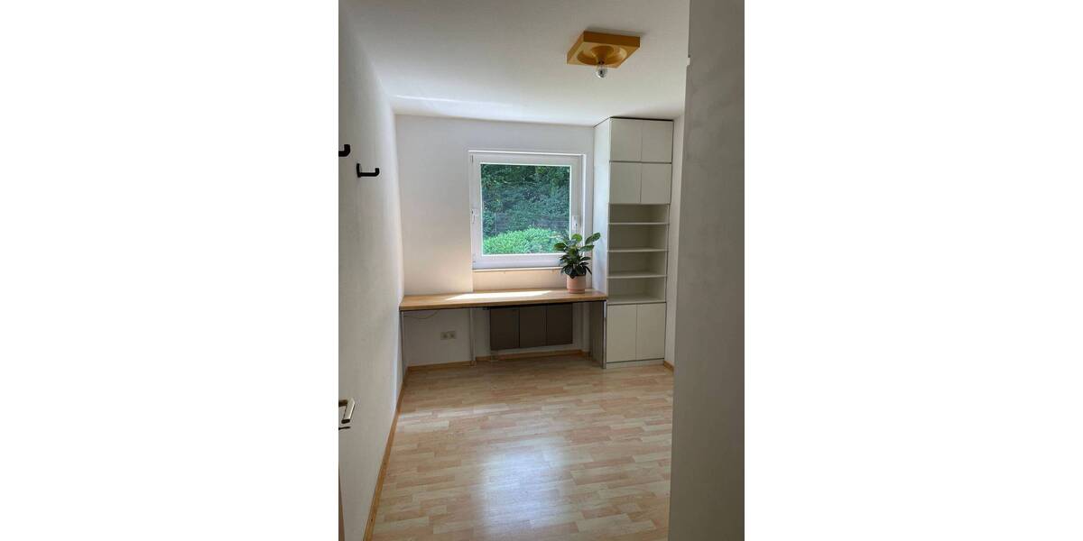 Etagenwohnung Saarbrücken St Johann - 4 Zimmer, 141 m&sup2;, 1.550&euro; | Angebot:25701499