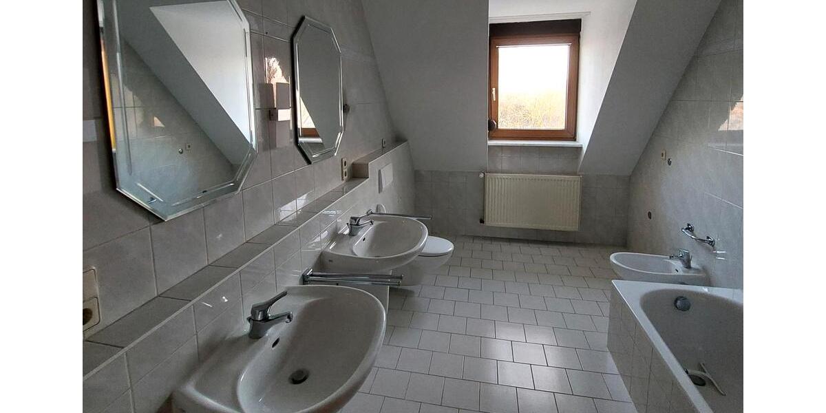 Dachgeschoßwohnung Gerolzhofen - 5 Zimmer, 939&euro; | Angebot:23555332