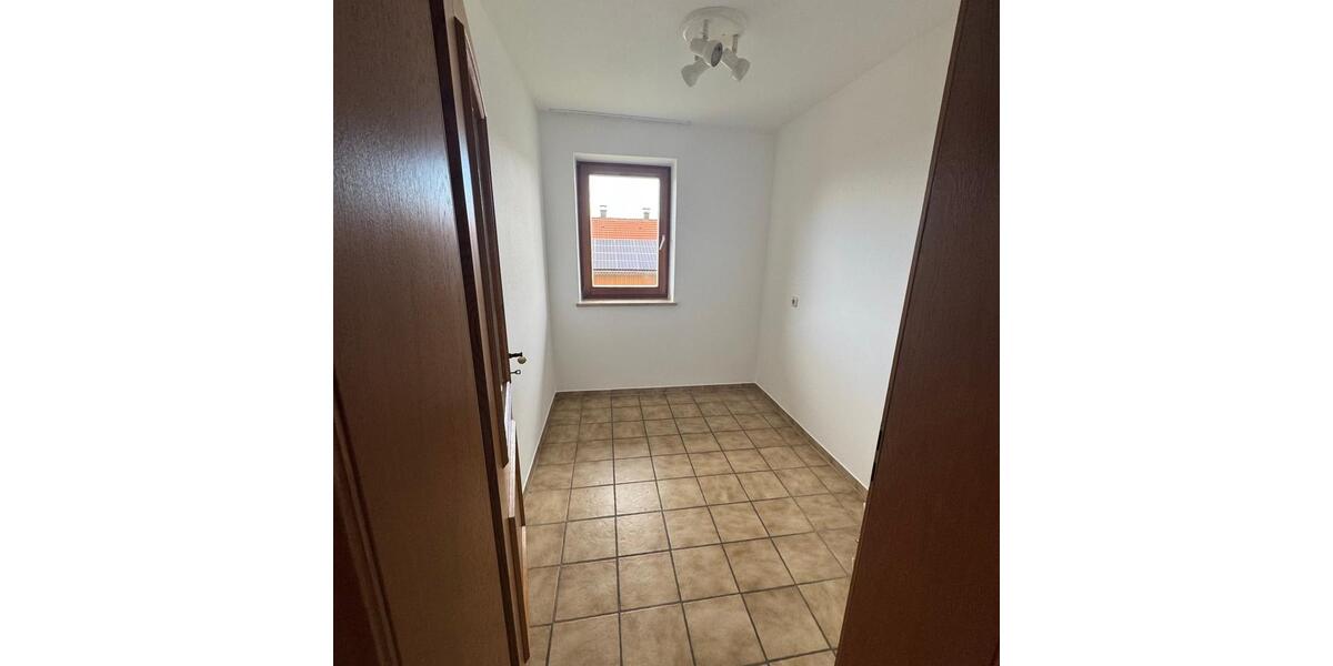 Etagenwohnung Wittibreut - 4 Zimmer, 127 m&sup2;, 710&euro; | Angebot:26004640