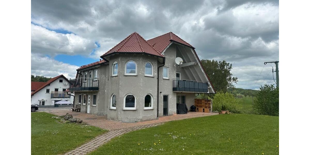 Erdgeschoßwohnung Hilders - 3 Zimmer, 121 m&sup2;, 900&euro; | Angebot:26522697