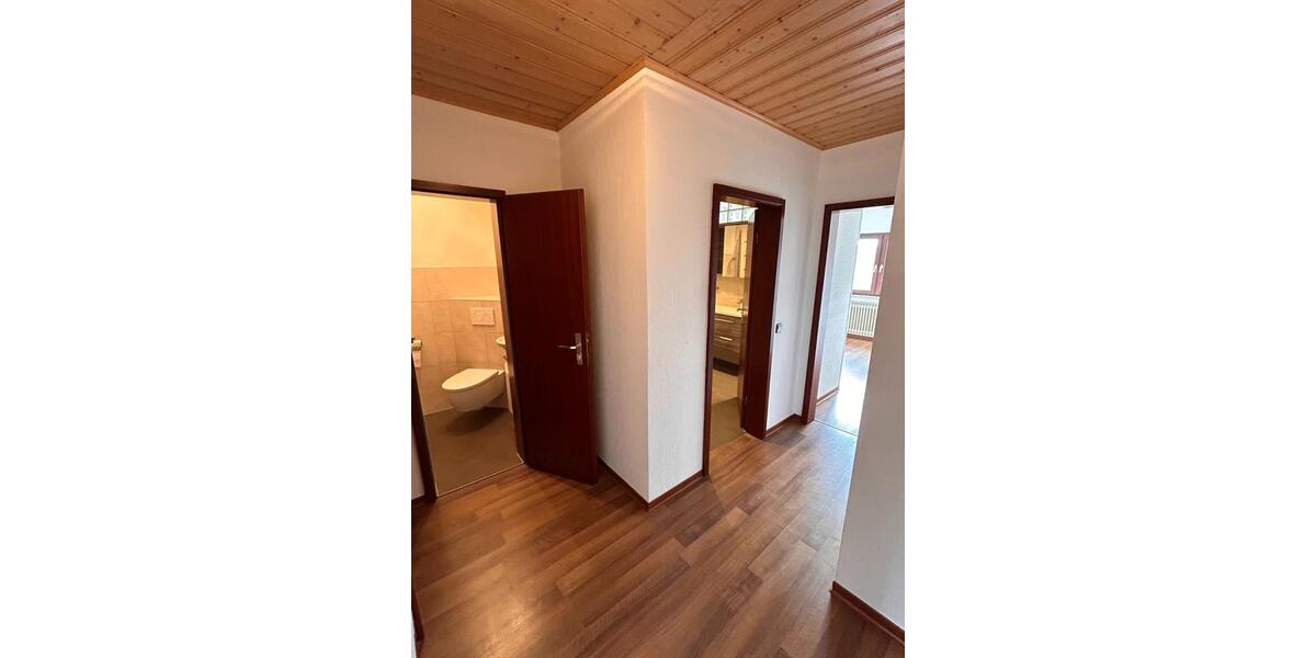 Etagenwohnung Bruchsal - 4 Zimmer, 112 m&sup2;, 1.350&euro; | Angebot:26267526