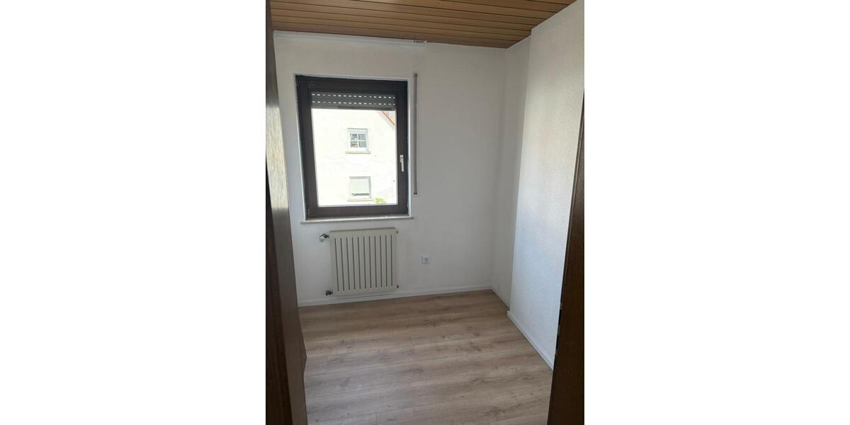 Einfamilienhaus Rüsselsheim am Main - 5 Zimmer, 180 m&sup2;, 2.000&euro; | Angebot:26195899