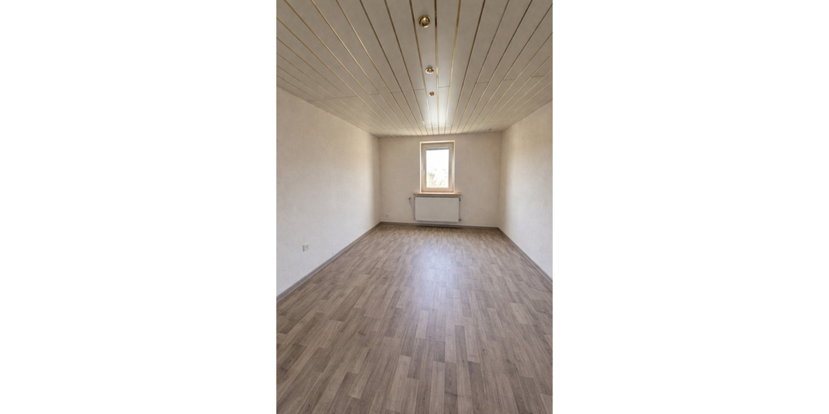 Dachgeschoßwohnung Apolda - 3 Zimmer, 50 m&sup2;, 470&euro; | Angebot:25832418