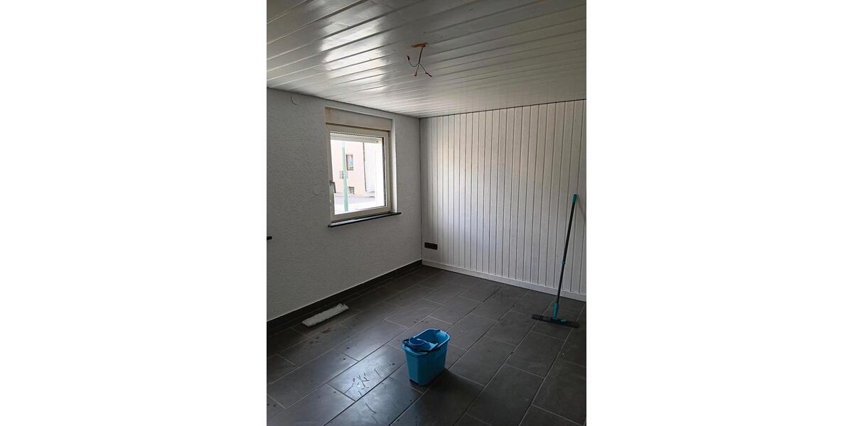Etagenwohnung Hülben - 2 Zimmer, 70 m&sup2;, 850&euro; | Angebot:26579016