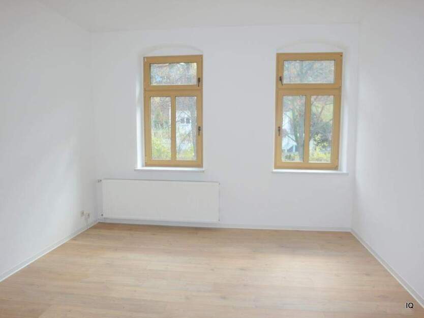 Erstbezug nach umfassender Renovierung * Sehr schöne 4-Zimmer-Wohnung mit Laminatboden 