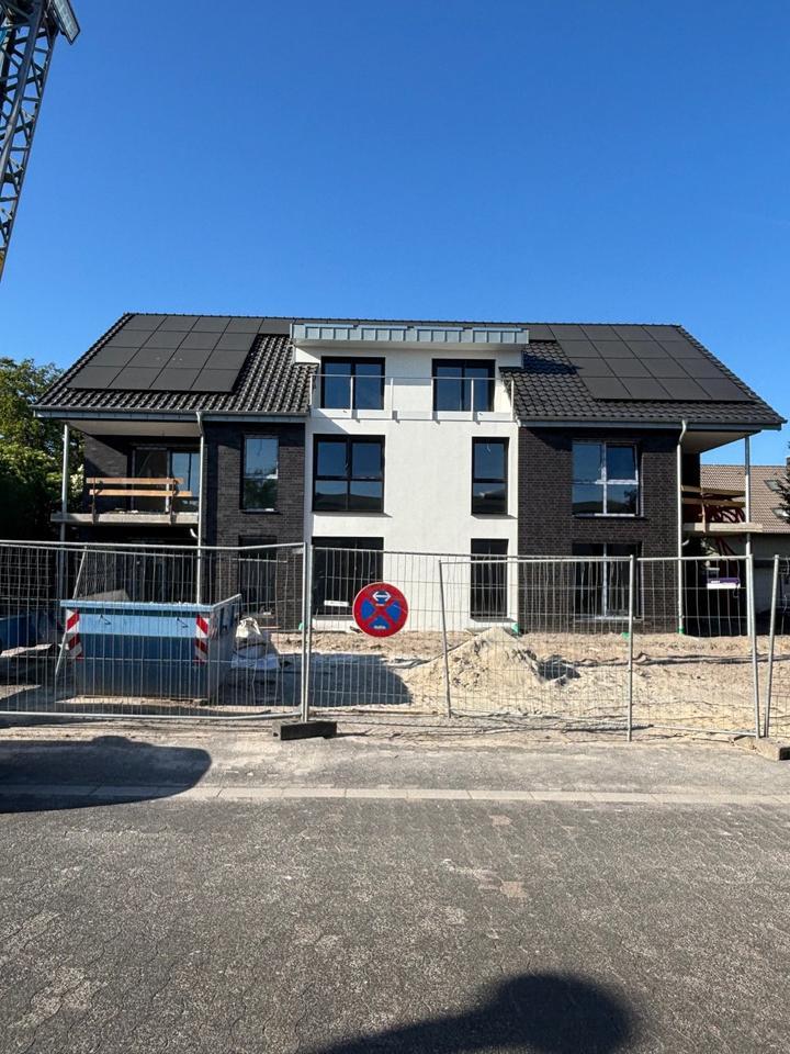 3-Zimmer-Wohnung mit Einbauküche, Terrasse und Carport