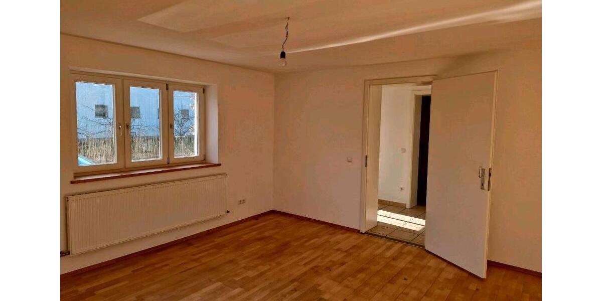 Erdgeschoßwohnung Gangkofen - 3 Zimmer, 131 m&sup2;, 850&euro; | Angebot:26038541