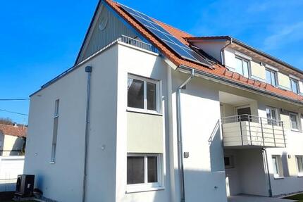 Helle Neubauwohnung mit Garten in ruhiger Lage! 4,5-Zimmer - Balkon - Aufzug - Einzelgarage und Stellplatz! 4.5 zimmer