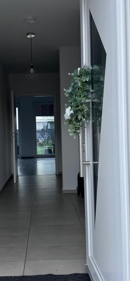 Freundliche und neuwertige 4-Zimmer-Doppelhaushälfte mit geh. Inn