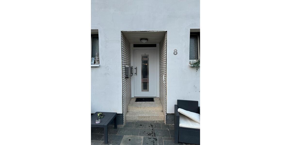 Etagenwohnung Haiger - 8 Zimmer, 230 m&sup2;, 1.800&euro; | Angebot:25232261